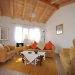 Nikatsas Cottage No 1